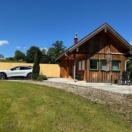 Ferienhaeuschen Am Traunsee Mit Tretboot Zur Freien Nutzung Am Badeplatz Altmünster Екстериор снимка